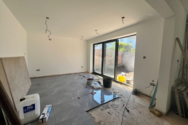 48, Wentworth Hill, Wembley photo 4