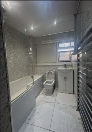 9 Liphook Close,, Liphook Close, Hornchurch photo 4