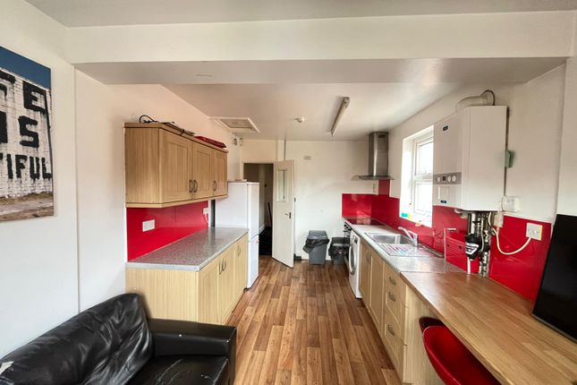 Flat 2, 19, Imperial Avenue, Leicester photo 2