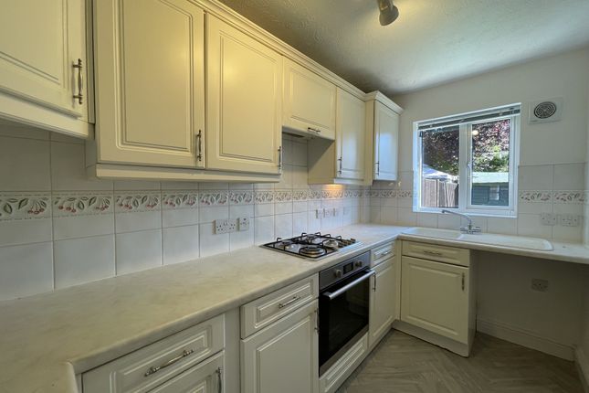 21, Saw Lodge Field, Ashford photo 5