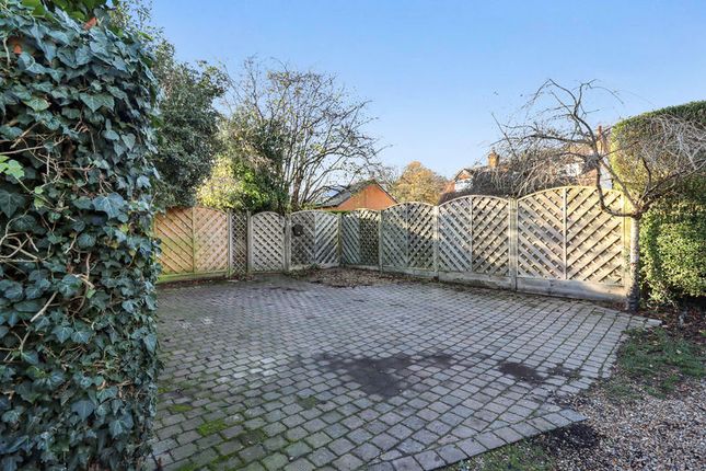 6, Cricketers Lane, Windlesham photo 3