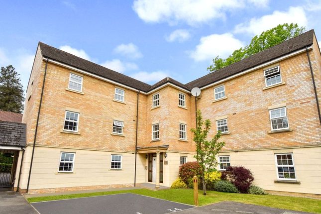 Thumbnail Flat to rent in Telford Court, Old College Road, Newbury, Berkshire