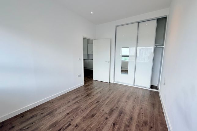 Flat 318 Delta Point, Wellesley Road, Croydon photo 5