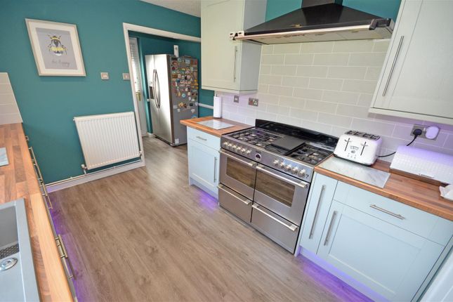 1, Larkfield Close, Ashton-Under-Lyne photo 3