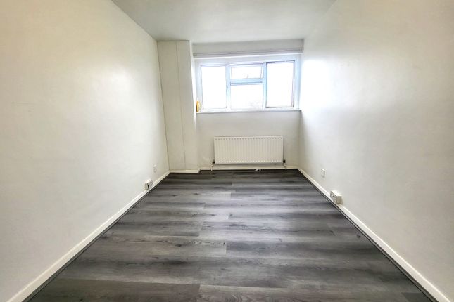 59, Harmondsworth Road, West Drayton photo 3