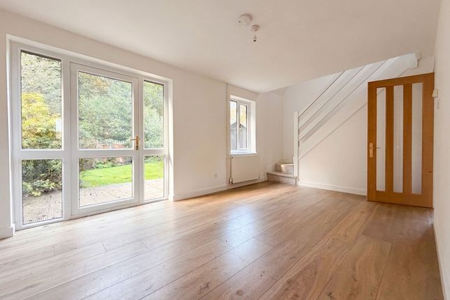 29 Aylward Close, Ipswich photo 2