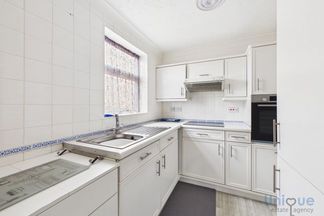 Flat 15 Sandhurst Grange,, Sandhurst Avenue, Lytham St. Annes photo 4