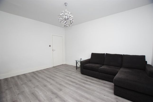 Flat 1 Neville House, 26, Milton Road, Swindon photo 3