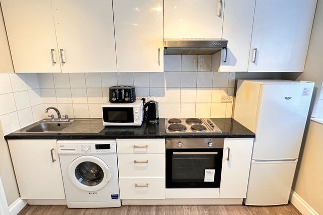 164a (3), West Hendon Broadway, London photo 2