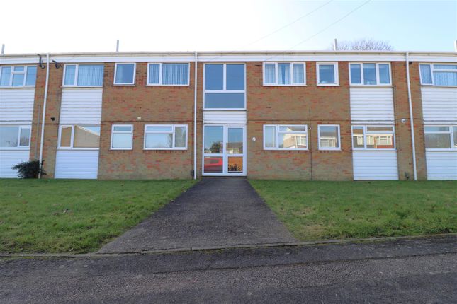Flat for sale in Sedley Close, Gillingham