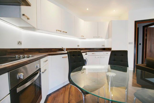 Flat 39, Park Crescent, Luton photo 3