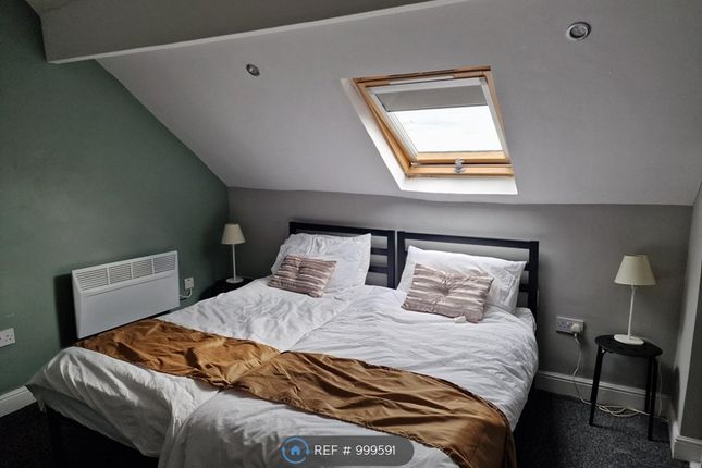 Peveril Mount, First And Second Floor, Bradford photo 3