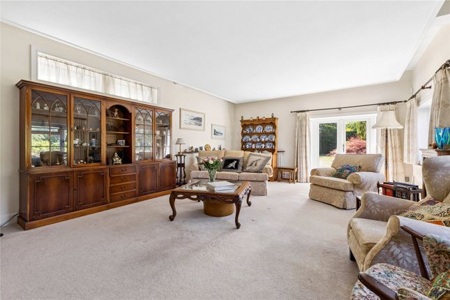 9, The Ridings, Surrey photo 2