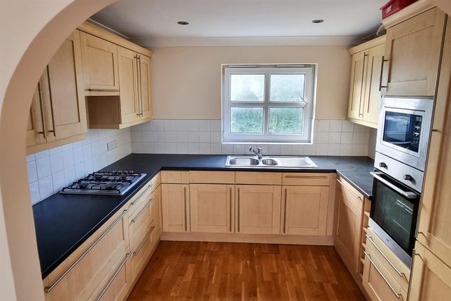 83, Kensington Gardens, Haverfordwest photo 3