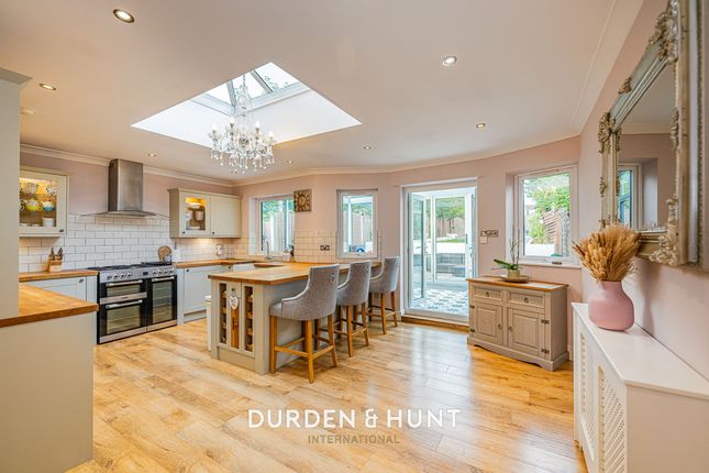 14 Cascade Road, Buckhurst Hill photo 2