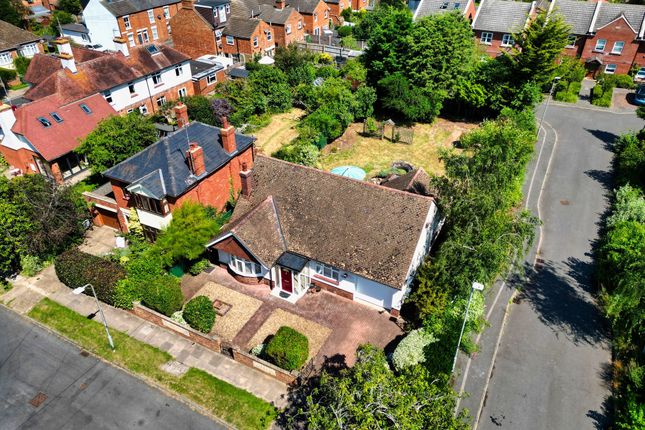 3 Blenheim Avenue, Milton Keynes photo 2