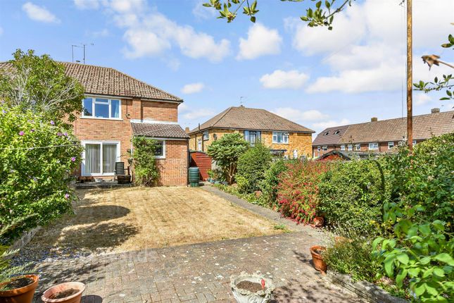 3-bed semi-detached on 3, Meadow Walk, Snodland, £375,000