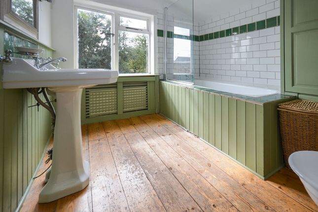 27 Grove Place, London photo 4