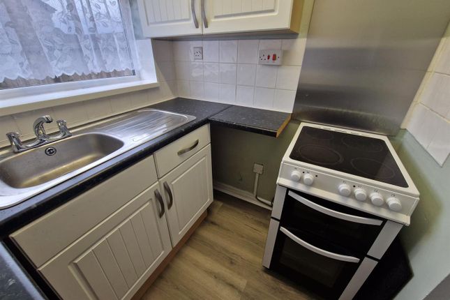 22, Ffordd Y Mynydd, Swansea photo 2