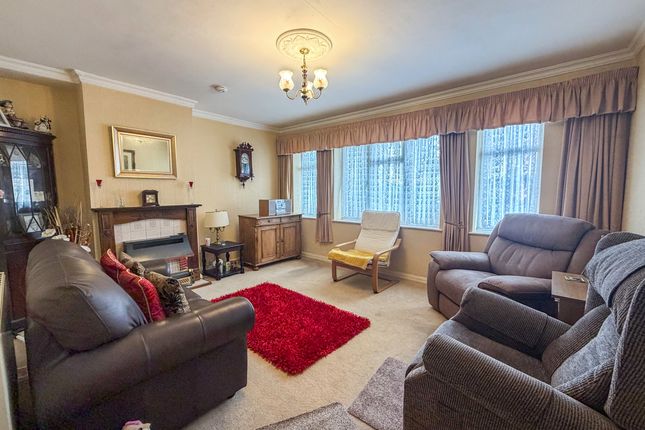 112 Pond Lane, Wolverhampton photo 2