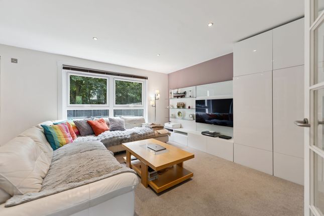 17 Allander Road, Glasgow photo 4