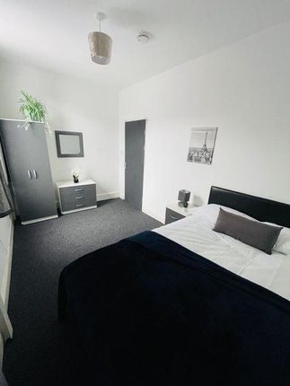 Thumbnail Room to rent in Cecil Street, Walsall