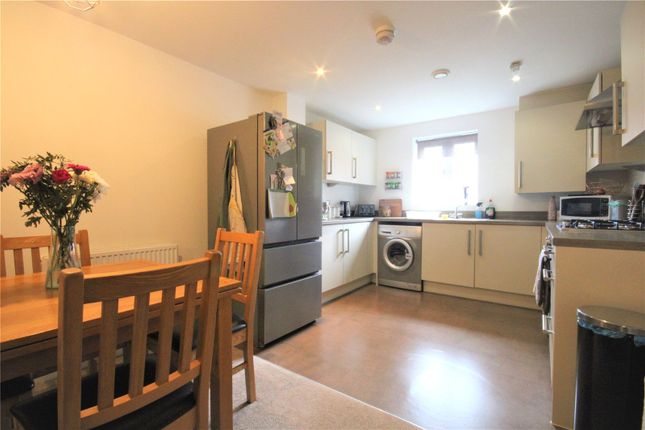 2 bed maisonette to rent in Clover Rise, Woodley, Reading, Berkshire RG5