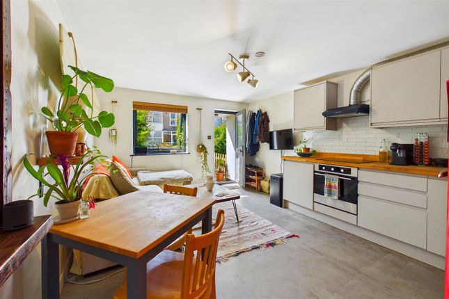 1 Carnarvon Court, St. Pirans Road, Newquay photo 4