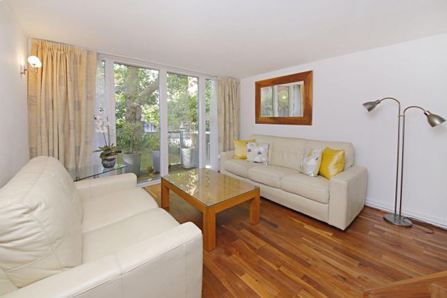 2-bed house on Mulberry Close, London, £3,200/mo