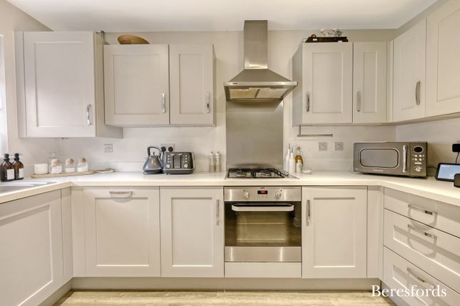 4, Hawkins Close, Witham photo 4