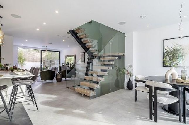 Thumbnail Mews house to rent in Gulliver Place, Muswell Hill, London