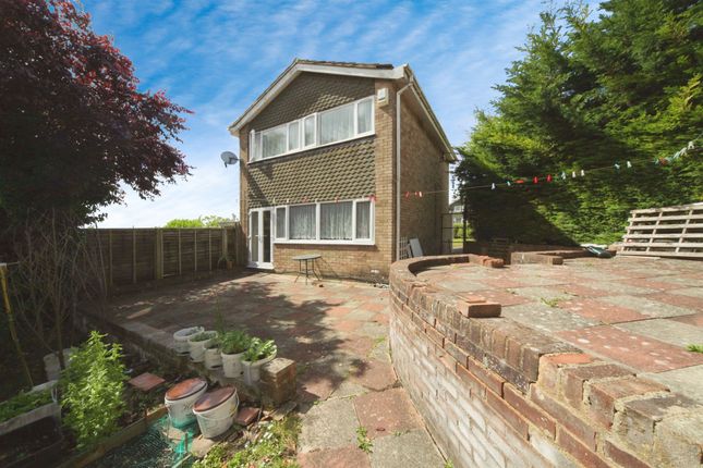 3-bed detached on 10, Buchanan Drive, Luton, £370,000