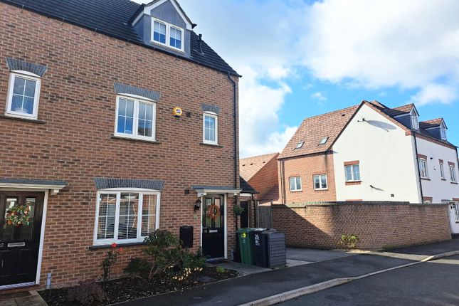 Town house for sale in Denby Bank, Marehay, Ripley
