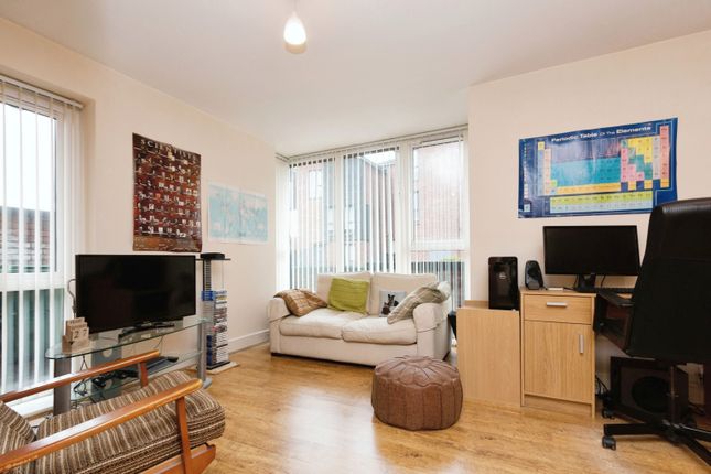 13, Oxford Way, Hampshire photo 2