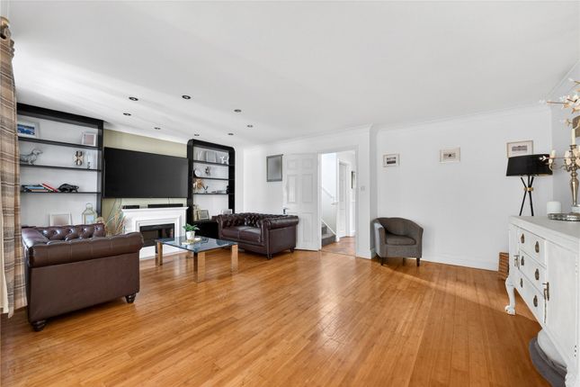 1, Oakwood Gardens, Woking photo 2