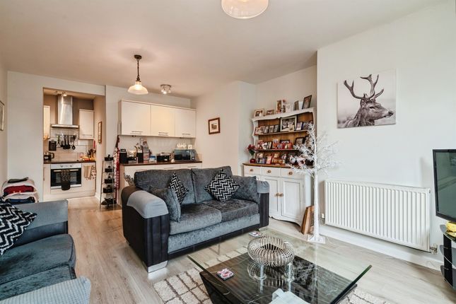 Flat 3, 6, Market Place, Harleston photo 3