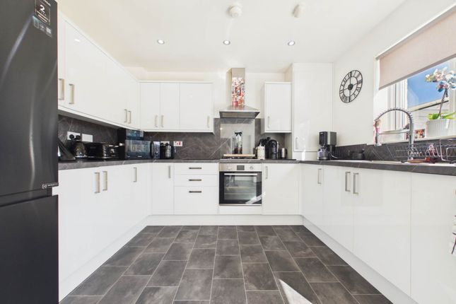 37, Goldcrest Crescent, Lanark photo 4