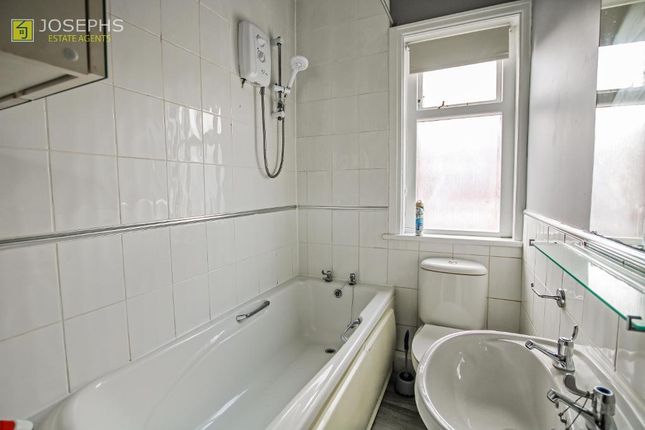 Terraced house to rent in Hereford Road, Bolton
