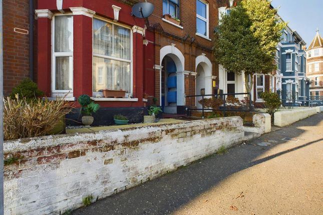 2-bed flat on Flat 3, 28 Cabbell Road, Cromer, £200,000