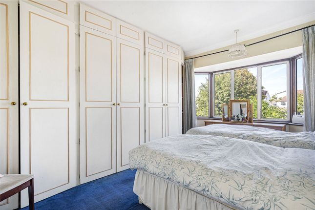 48, Central Avenue, Hounslow photo 4