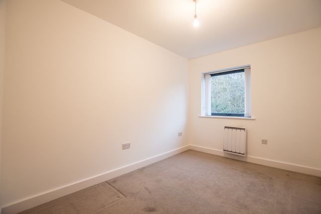 Flat to rent in New Rowley Road, Dudley