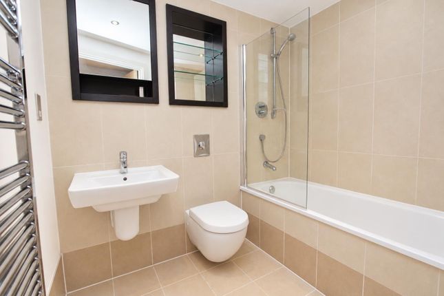 McClure House 17, Leeds photo 5
