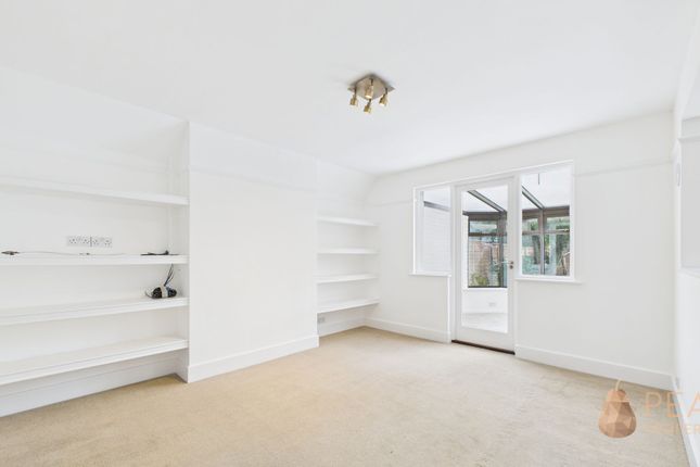 24 Livesay Crescent, Worthing photo 4