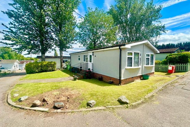 2-bed caravan on 12 North End, Cummings Hall Lane, Romford, £185,000