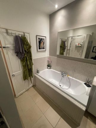 24, Solway Road, London photo 3