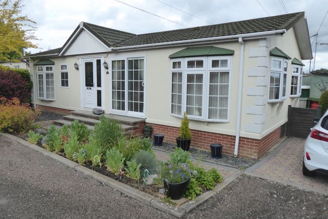2-bed caravan on 1, Heyford Leys Park, Upper Heyford, Nr Bicester, £195,000