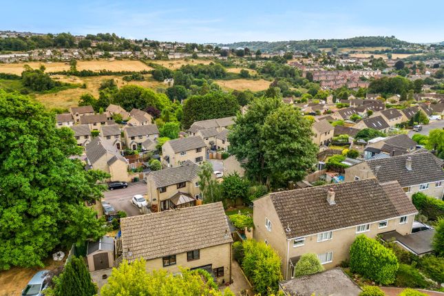 24, Peghouse Close, Stroud photo 2