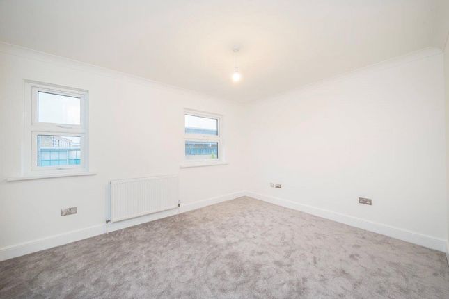 7, Harley Grove, London photo 3