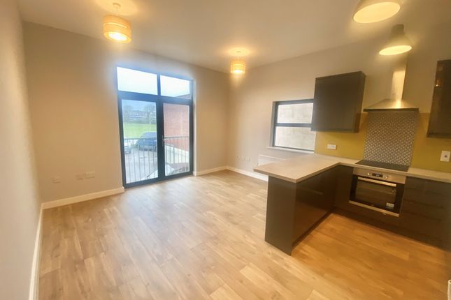 Flat to rent in Paget Road, Barry