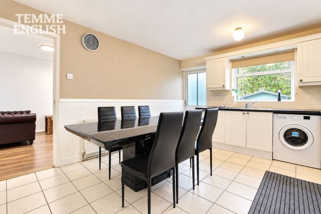 2 Gratmore Green, Basildon photo 4